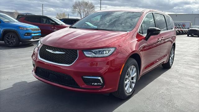 2026 Chrysler Pacifica Select AWD