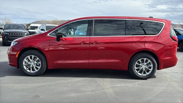2026 Chrysler Pacifica Select AWD