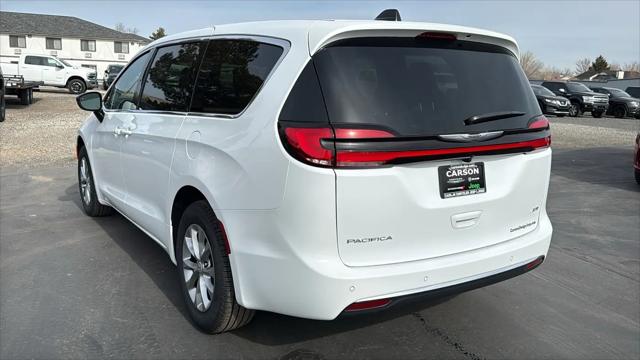 2026 Chrysler Pacifica Select AWD