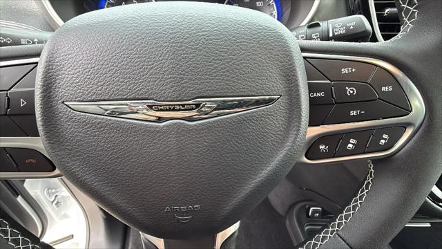 2026 Chrysler Pacifica Select AWD