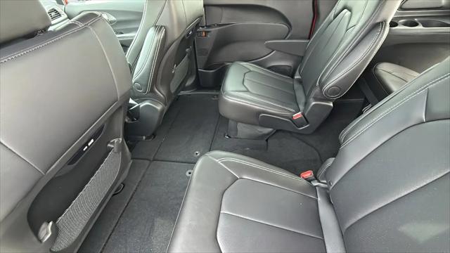 2026 Chrysler Pacifica Select AWD