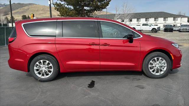 2026 Chrysler Pacifica Select AWD