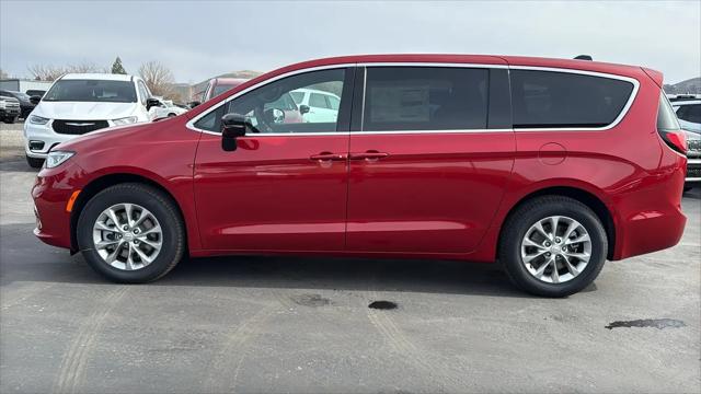 2026 Chrysler Pacifica Select AWD