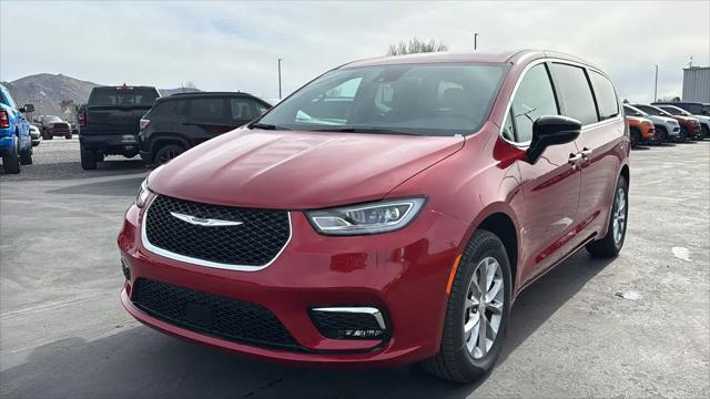 2026 Chrysler Pacifica Select AWD