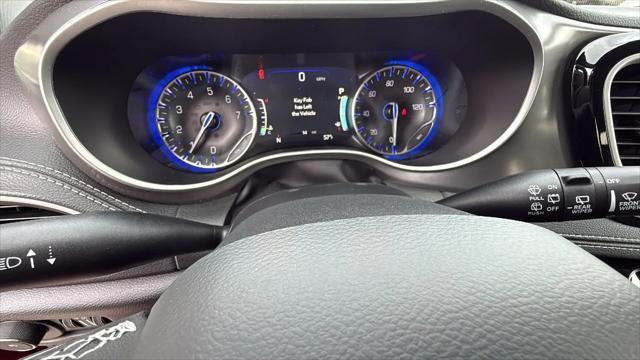 2026 Chrysler Pacifica Select AWD
