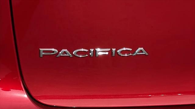 2026 Chrysler Pacifica Select AWD