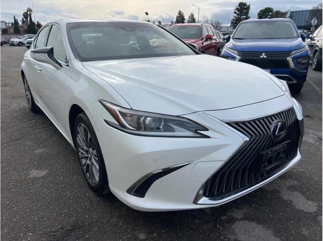 2019 Lexus ES 300h ES 300h Sedan 4D
