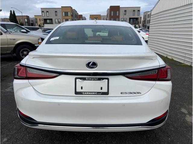 2019 Lexus ES 300h ES 300h Sedan 4D
