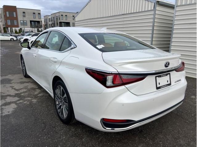 2019 Lexus ES 300h ES 300h Sedan 4D