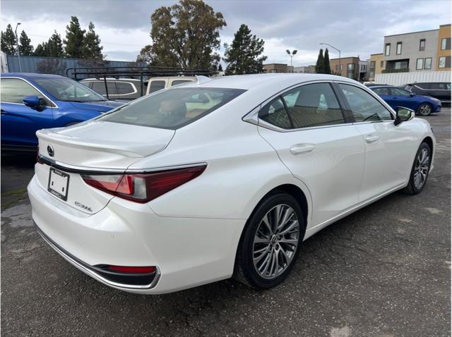 2019 Lexus ES 300h ES 300h Sedan 4D