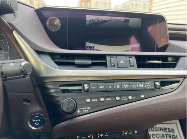 2019 Lexus ES 300h ES 300h Sedan 4D
