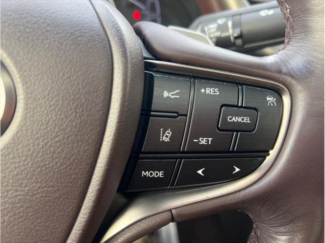 2019 Lexus ES 300h ES 300h Sedan 4D