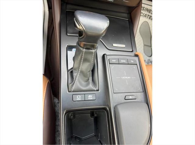 2019 Lexus ES 300h ES 300h Sedan 4D