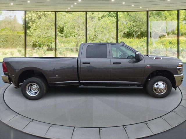 2026 RAM Ram 3500 RAM 3500 TRADESMAN CREW CAB 4X4 8 BOX