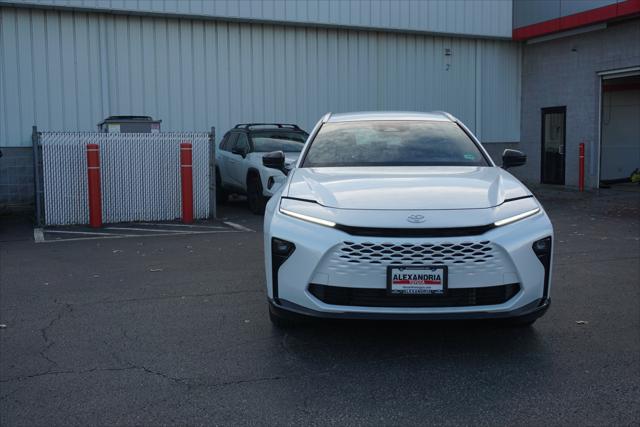 2025 Toyota Crown Signia XLE 2025 Toyota Crown Signia XLE