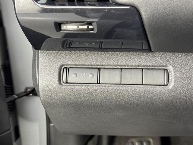 2024 Nissan Pathfinder S FWD