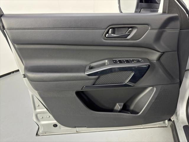 2024 Nissan Pathfinder S FWD