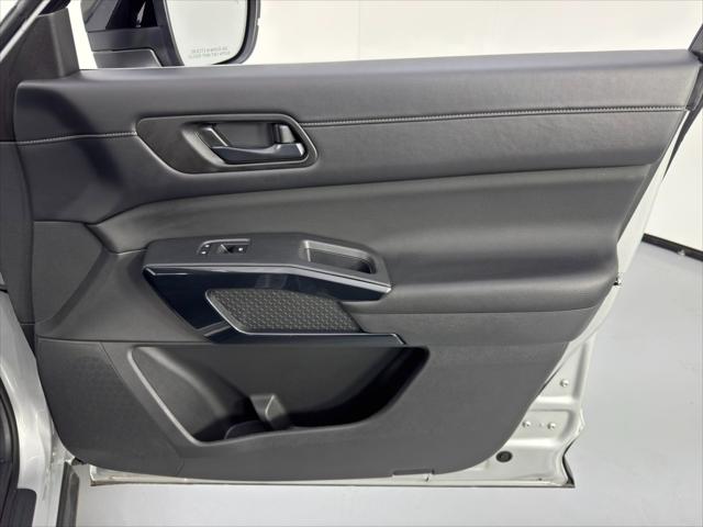 2024 Nissan Pathfinder S FWD