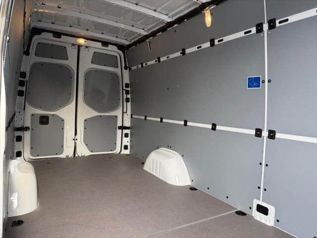 2026 Mercedes-Benz Sprinter 2500 Cargo 170 WB