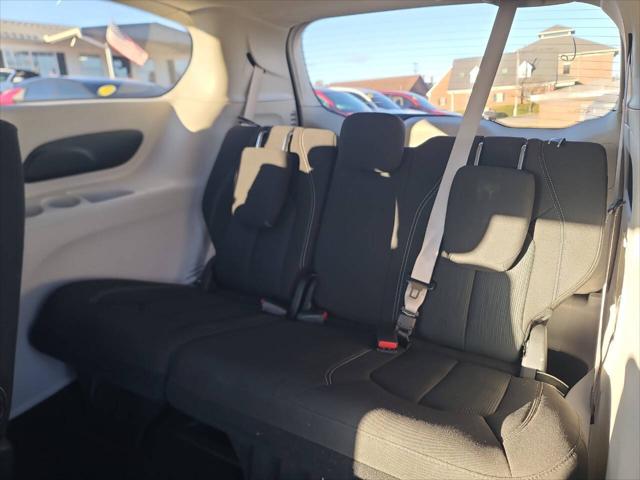 2023 Chrysler Voyager LX 4dr Mini Van