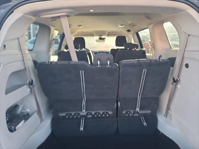 2023 Chrysler Voyager LX 4dr Mini Van