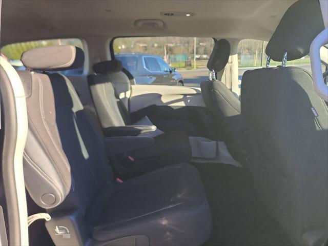 2023 Chrysler Voyager LX 4dr Mini Van