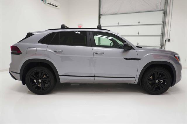 2026 Volkswagen Atlas Cross Sport SEL R-Line Black