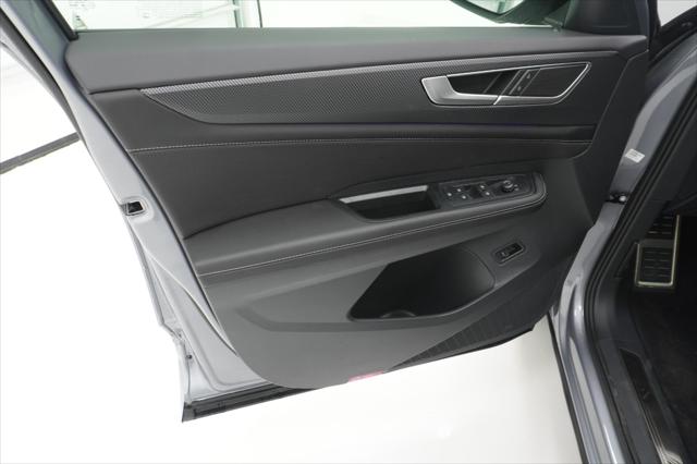 2026 Volkswagen Atlas Cross Sport SEL R-Line Black