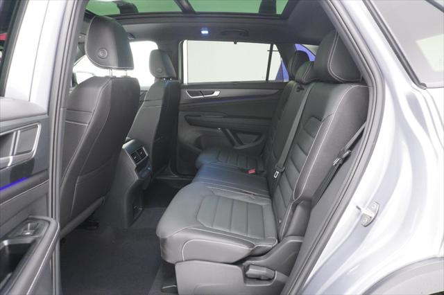 2026 Volkswagen Atlas Cross Sport SEL R-Line Black