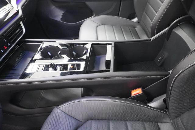 2026 Volkswagen Atlas Cross Sport SEL R-Line Black