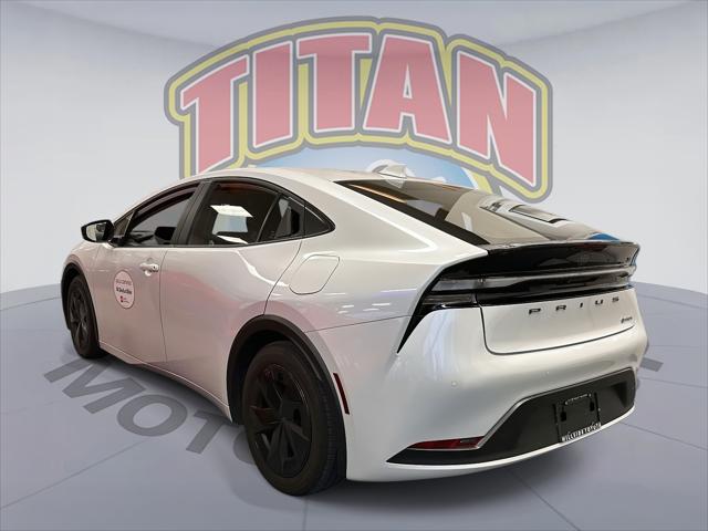 2025 Toyota Prius Plug-In Hybrid SE [1]