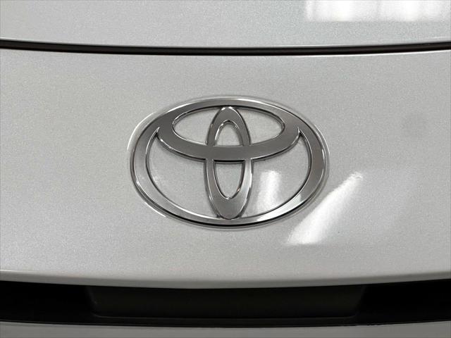 2025 Toyota Prius Plug-In Hybrid SE [5]