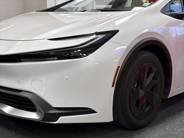 2025 Toyota Prius Plug-In Hybrid SE [6]