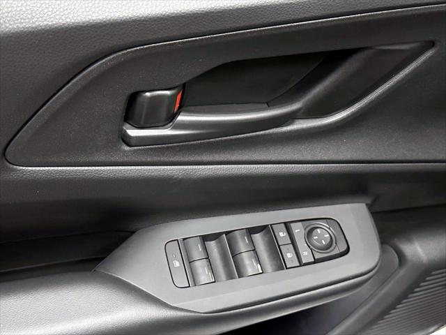 2025 Toyota Prius Plug-In Hybrid SE [9]