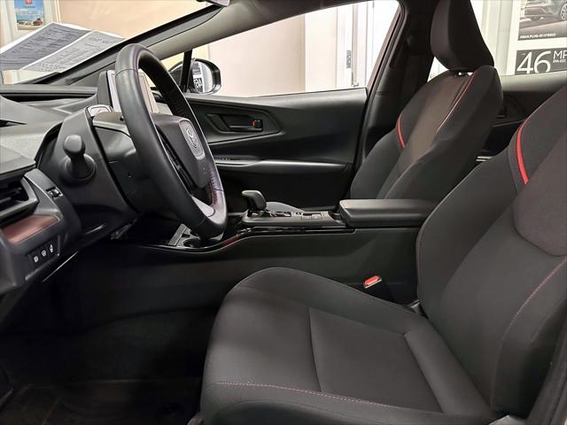 2025 Toyota Prius Plug-In Hybrid SE [11]