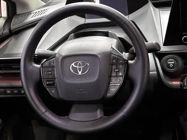 2025 Toyota Prius Plug-In Hybrid SE [14]