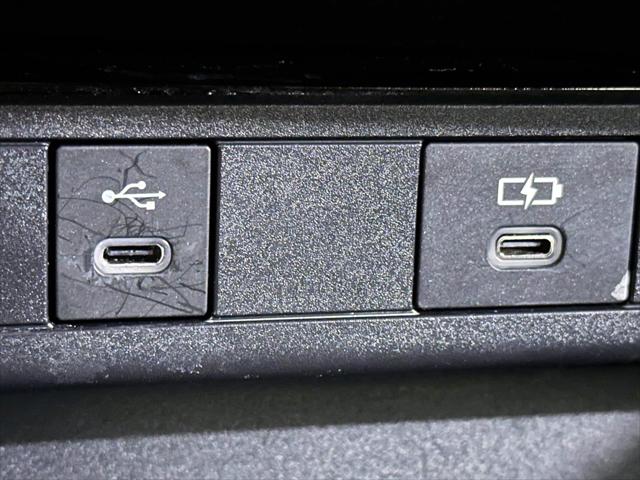 2025 Toyota Prius Plug-In Hybrid SE [25]