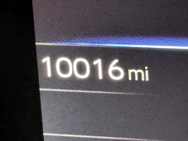 2025 Toyota Prius Plug-In Hybrid SE [28]