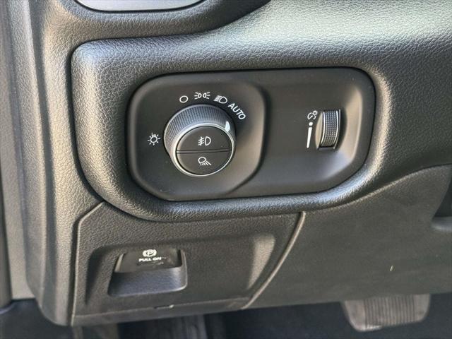 2026 Ram 1500 Express Crew Cab 4x4 5'7" Box