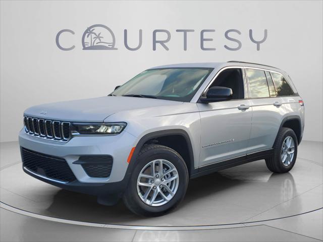 2026 Jeep Grand Cherokee GRAND CHEROKEE LAREDO X 4X4