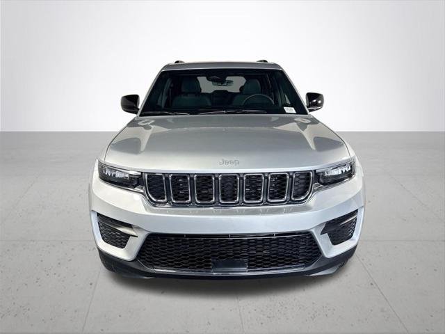 2026 Jeep Grand Cherokee Laredo 4x4