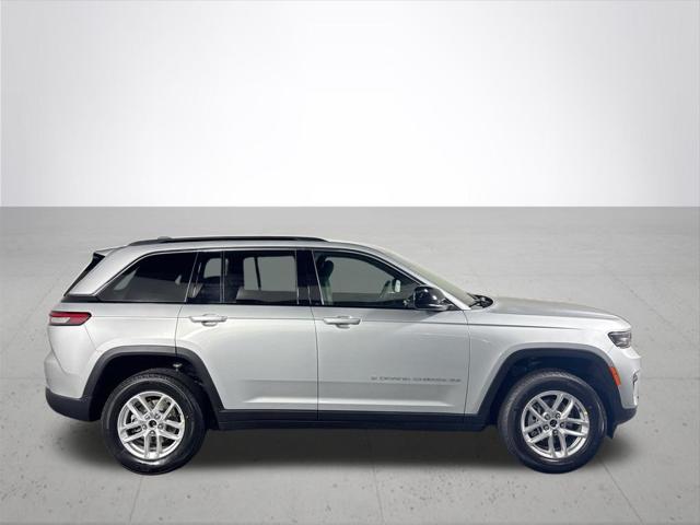 2026 Jeep Grand Cherokee Laredo 4x4