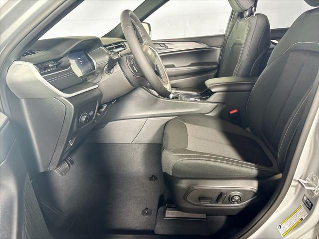 2026 Jeep Grand Cherokee Laredo 4x4