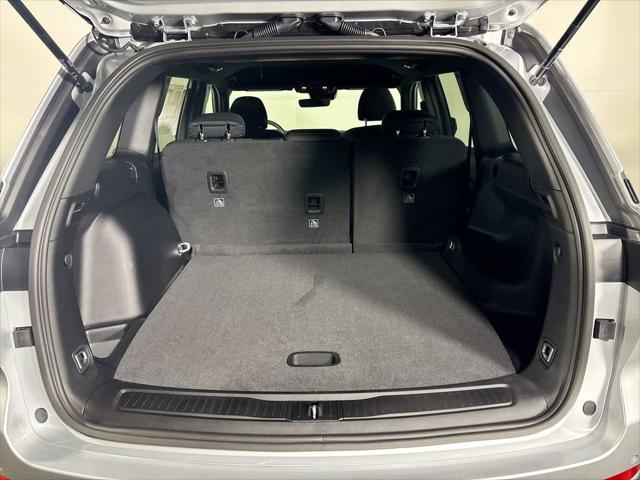 2026 Jeep Grand Cherokee Laredo 4x4
