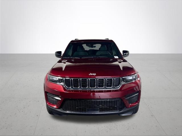 2026 Jeep Grand Cherokee Laredo 4x4