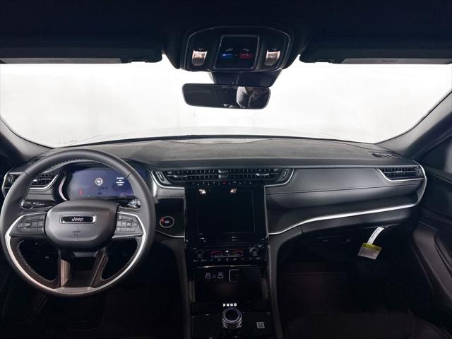 2026 Jeep Grand Cherokee Laredo 4x4