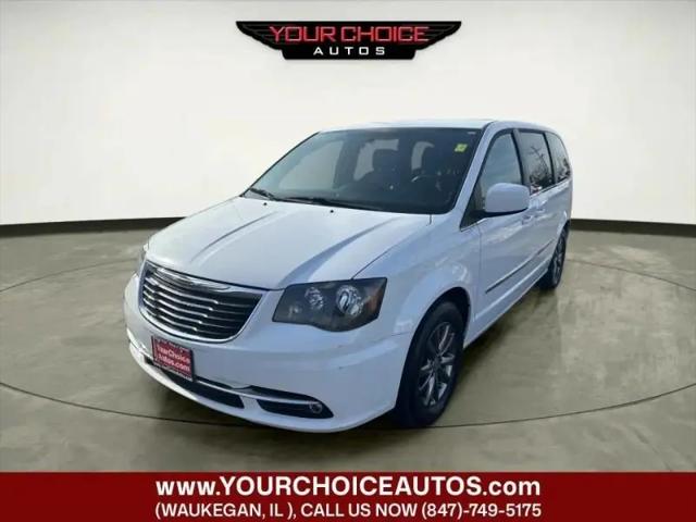 2016 Chrysler Town & Country S for sale in Waukegan, IL