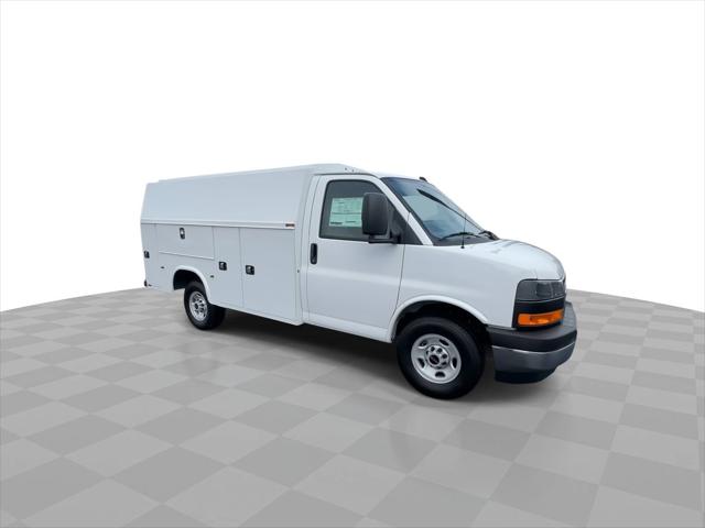 2025 GMC Savana Cutaway Work Van