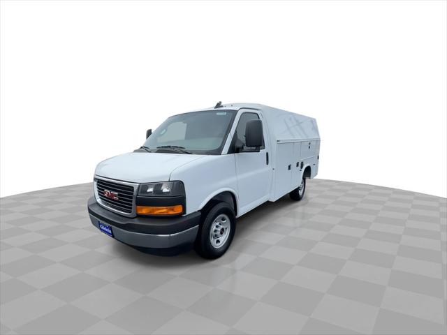 2025 GMC Savana Cutaway Work Van