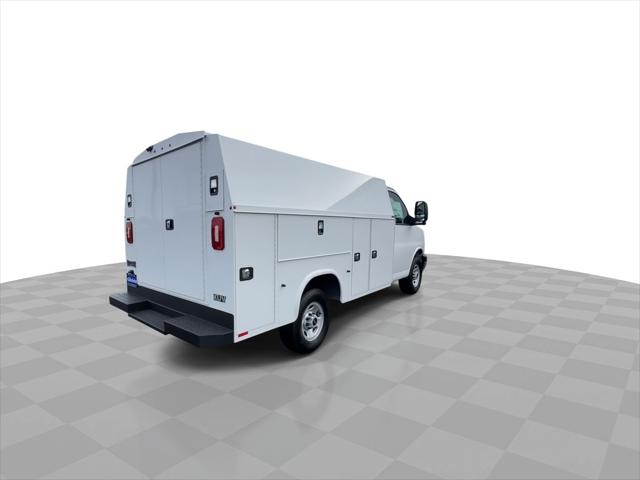 2025 GMC Savana Cutaway Work Van